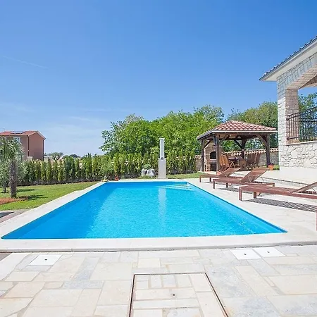 Quaint Stone With Swimming Pool In Kastelir Villa *