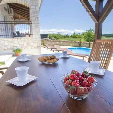Quaint Stone With Swimming Pool In Kastelir Villa *